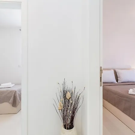 Laganini Iii * נייביצה