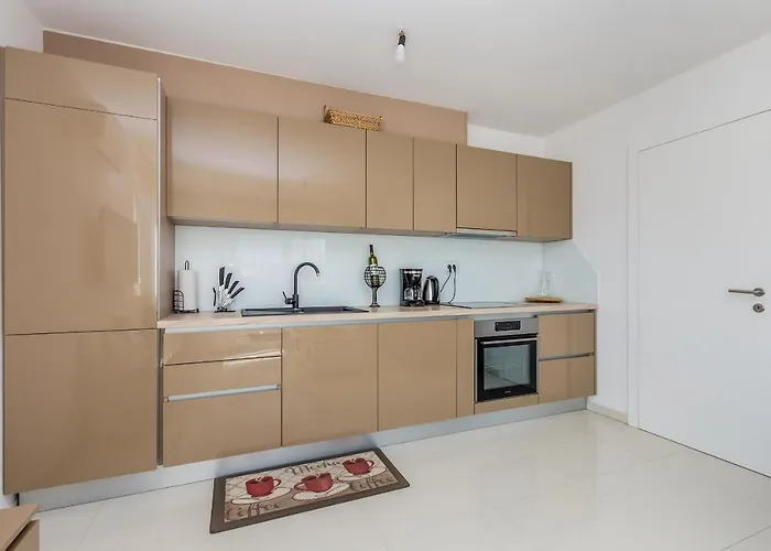 Laganini Iii * Njivice