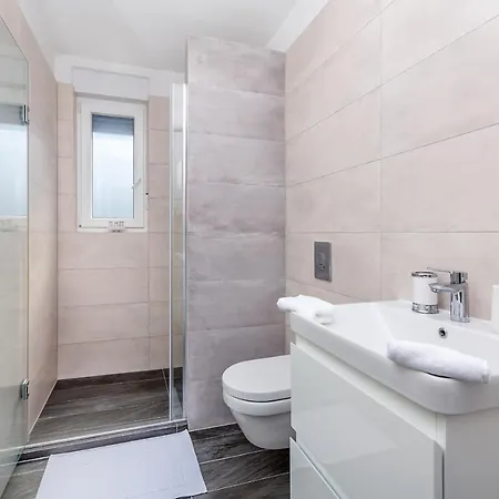 Laganini Iii Appartamento Njivice